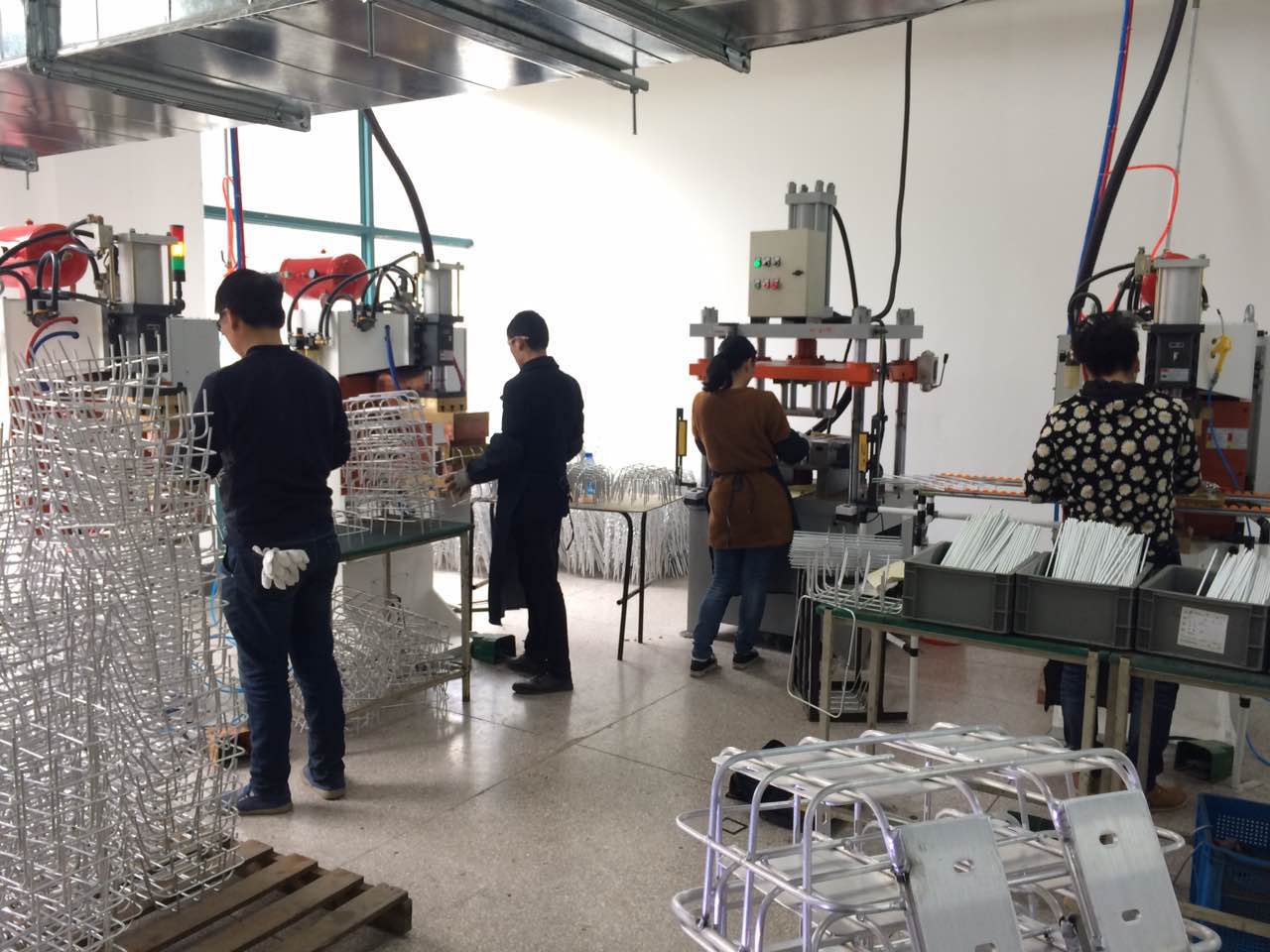 安嘉鋁車(chē)籃點(diǎn)焊機(jī)客戶現(xiàn)場(chǎng)案例