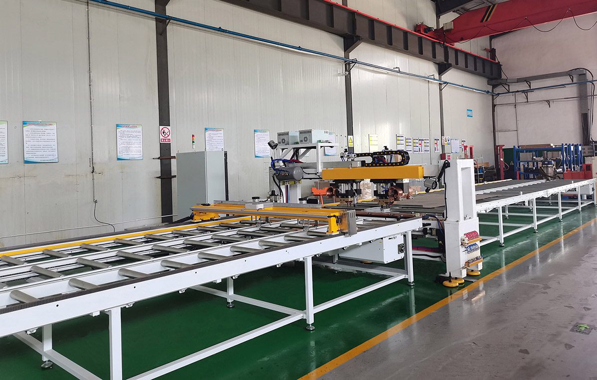 車廂瓦楞板龍門式多點焊機(jī)